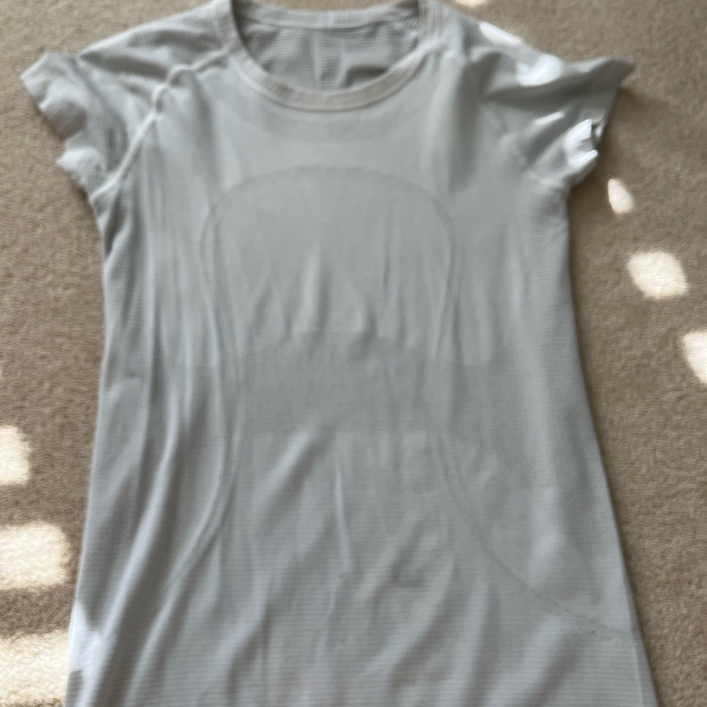 Lululemon swiftly tech!